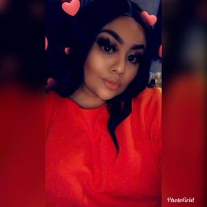 Meet your Posher, Adela